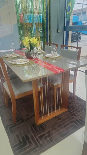 Mesa de jantar 4 lugares Madeira maciça