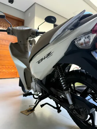 Vendo biz 125 branca