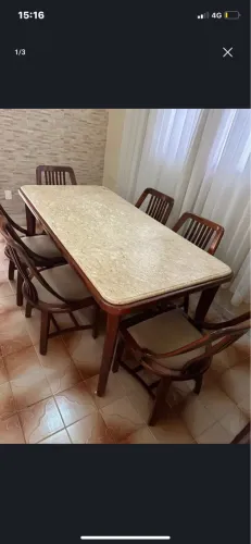 Mesa com 6 cadeiras