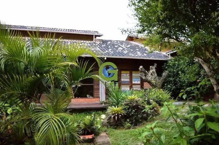 Oportunidade Única! Pousada à Venda na Praia da Gamboa, Garopaba.