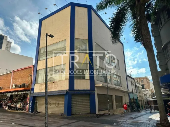 Prédio de esquina para locação no Centro de Campinas