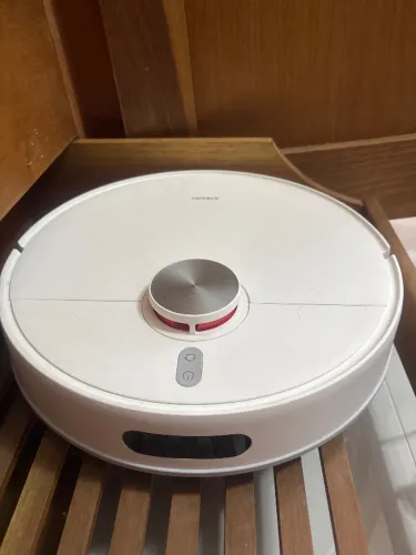 Robô aspirador automático- pouco usado