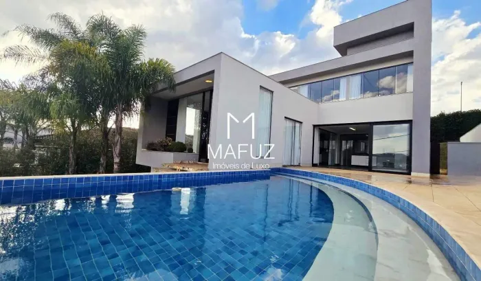 COM VISTA DEFINITIVA PARA A LAGOA ESTA CASA COM 4 QUARTOS NO INCONFIDENTES