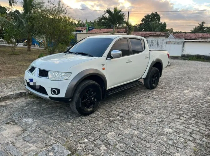 Mitsubishi L200 Triton HPE 3.2 CD TB Int.diesel AUT 2013