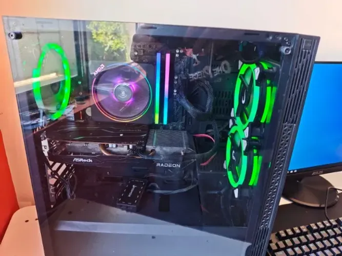 PC Gamer | Ryzen 7 2700x + RX 6600 8GB + 16GB RAM