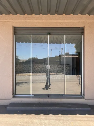 SALA COMERCIAL PARA LOCAÇÃO (REFORMADA)