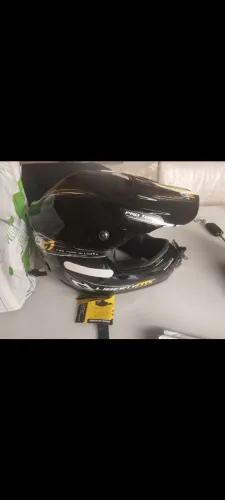 Capacete para motocross nunca usado