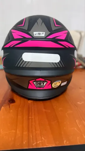 Capacete feminino