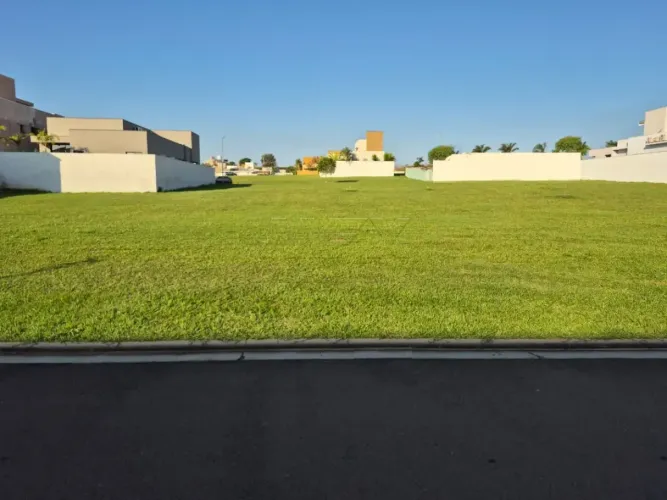Terreno plano à venda no Condomínio Residencial Alphaville em Bauru SP