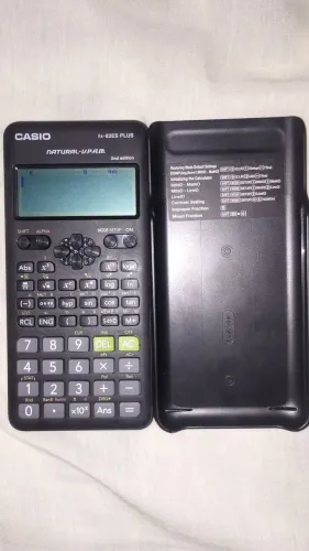 Calculadora Casio fx-82ES PLUS