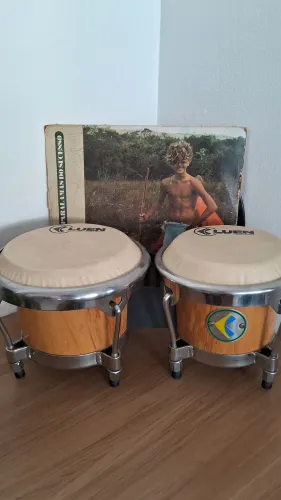 Instrumento de percussão Bongô