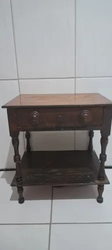 Mesa de cabeceira (Da década de 80)