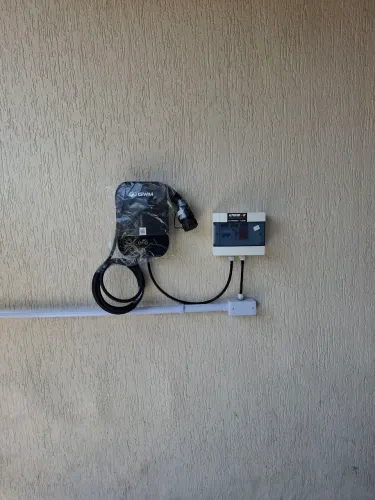 Instalador e wallbox disponível