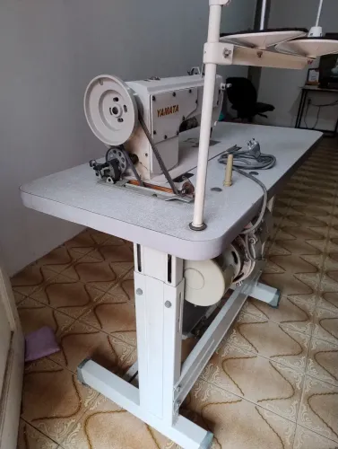 Máquina de Costura Industrial 