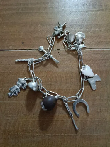Pulseira berloqueira 