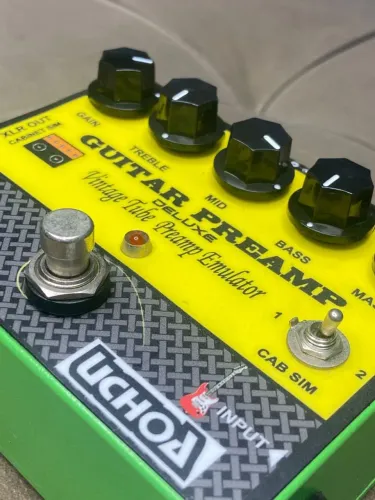 PEDAL PREAMP + CABINET SIMULATOR + DIRECT BOX<br> PARA GUITARRA.