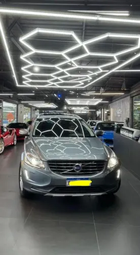 Volvo XC 60 T-5 Momentum 2.0 245cv FWD 5P 2017