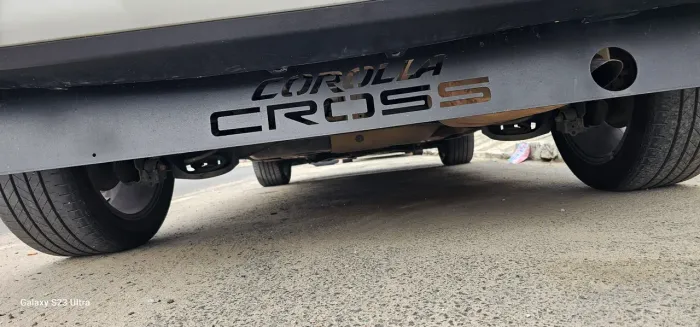 Esconde escapamento corolla cross