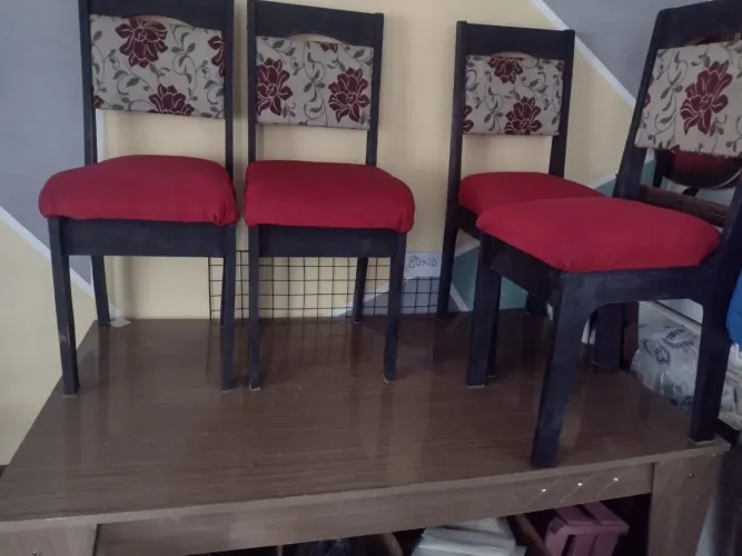 Mesa com 4 Cadeiras