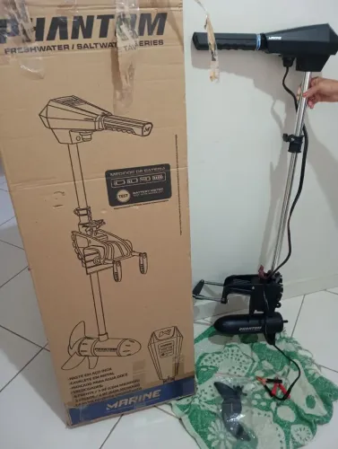 Vendo motor eléctrico phanton nunca usado na caixa. Com várias velocidade. Água doces.