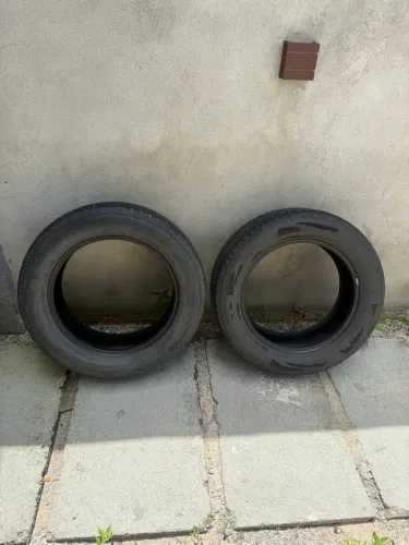 2 Pneus em bom estado 235/60-R18 (R$ 450,00)