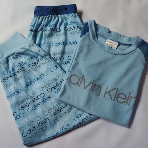 Conjunto de Pijama Infantil Calvin Klein