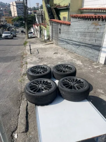 Roda aro 17 esportiva com 4 pneus 