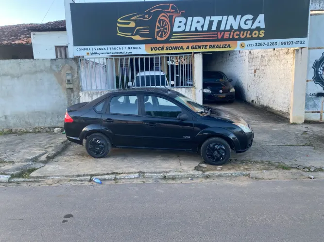 Ford Fiesta Sedan 1.0 8V Flex 4P 2010