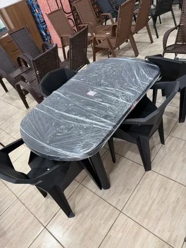 Jogo de mesa oval