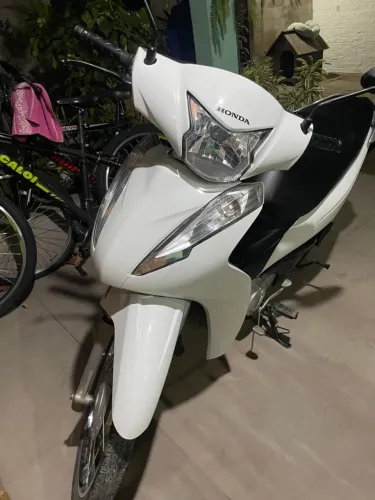 VENDO BIZ ANO 2021 ÚNICO DONO MOTO COM MANUAL CHAVE RESERVA