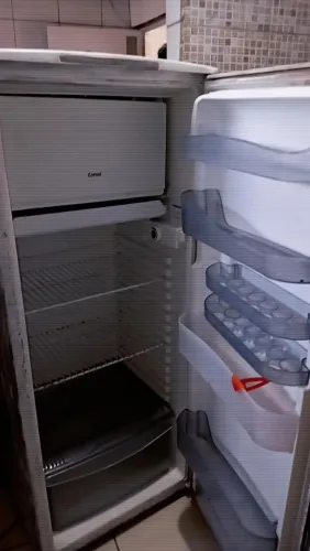 Vende-se geladeira