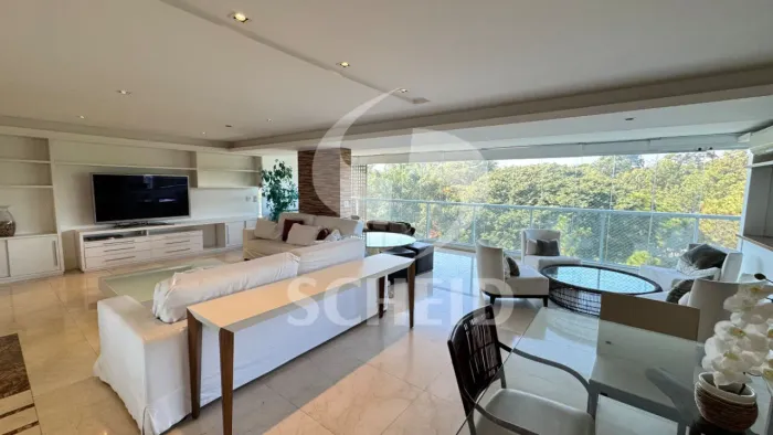 Apartamento para Locação com 242m², 4 quartos sendo 4 suítes, 4 vagas.