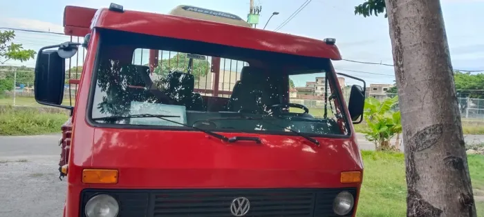 CAMINHÃO CARROCERIA 6 90 ano 1986