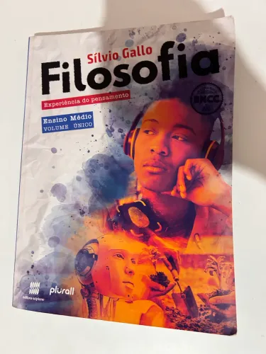Livro de Filosofia: experiência do pensamento. Plurall, editora scipione. Volume Único.