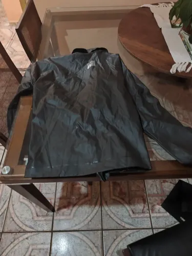 Vendo capa de chuva para motoqueiro com dois itens