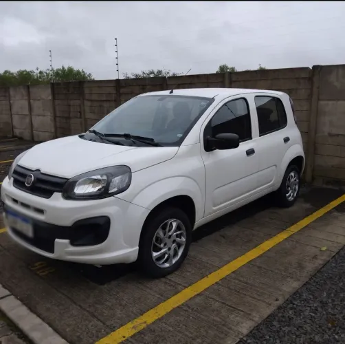 Fiat Uno Attractive 1.0 EVO Fire Flex 8V 5P 2021