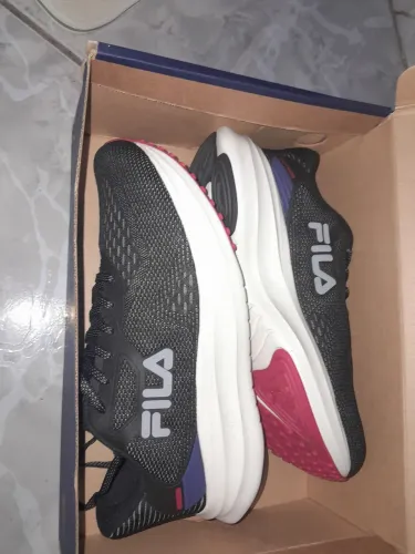 Tênis fila estilo e conforto em cada passo!