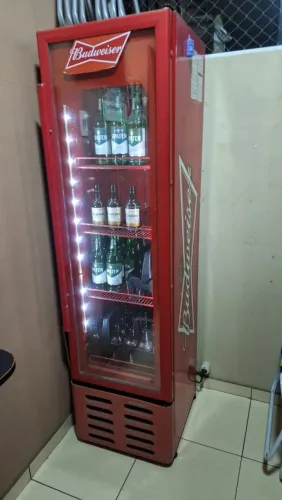 Cervejeira expositora slim