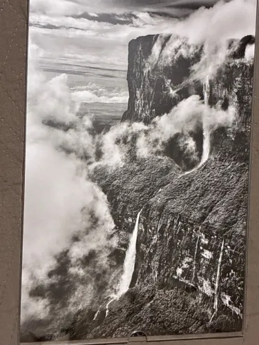 Obra de Arte: Monte Roraima autêntica produzida por Sebastião Salgado e com certificado
