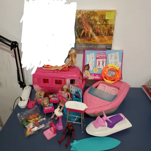 Lote playset conjunto brinquedos Barbie e outros, ler descrição 