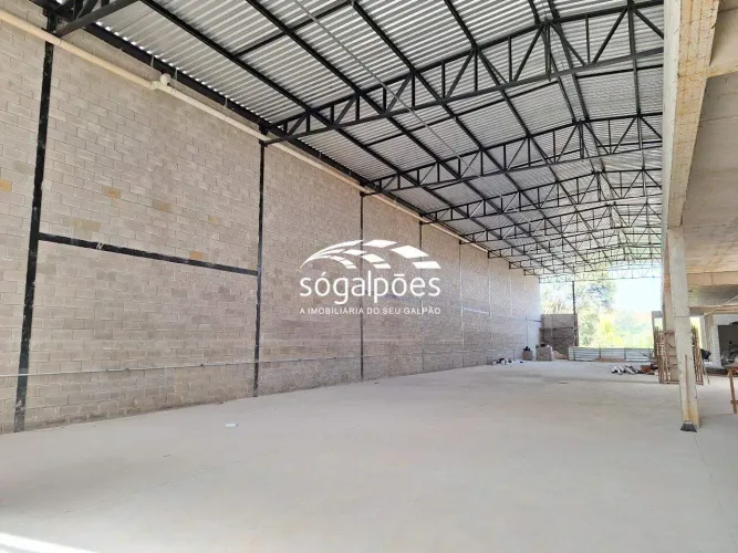 Galpão para locação de 1.350 mt² na MG - 010