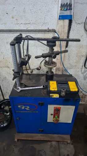 Máquina Desempenadora de Rodas SR Máquinas