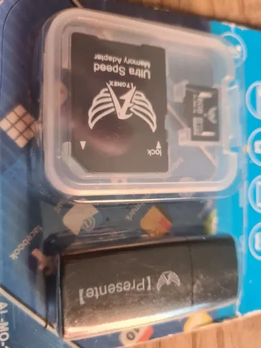 Kit cartão de memória 16 GB e pen-drive 
