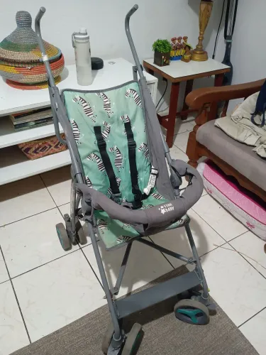Carrinho guarda chuva
