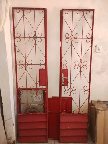PORTA DE FERRO