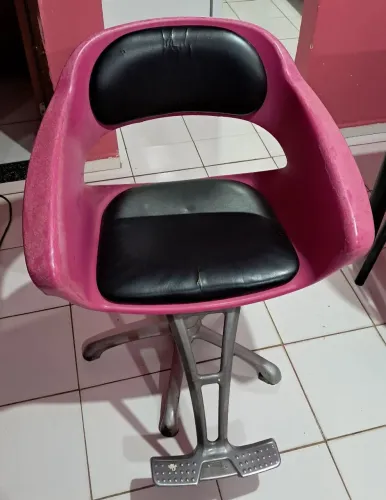 Cadeira hidráulica para cabeleireira