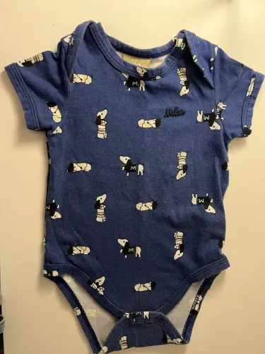 Roupa Milon e Carters 