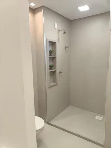 Casa duplex em condomínio com três suítes na Lagoa Redonda --105M²