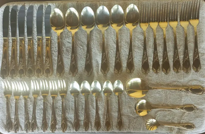 Conjunto de talheres SBS, banhado a ouro 23/24 quilates, 33 peças 