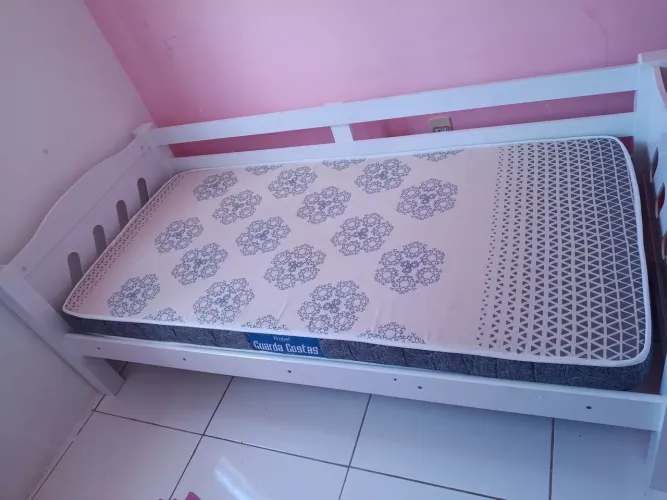 Cama solteiro com colchão